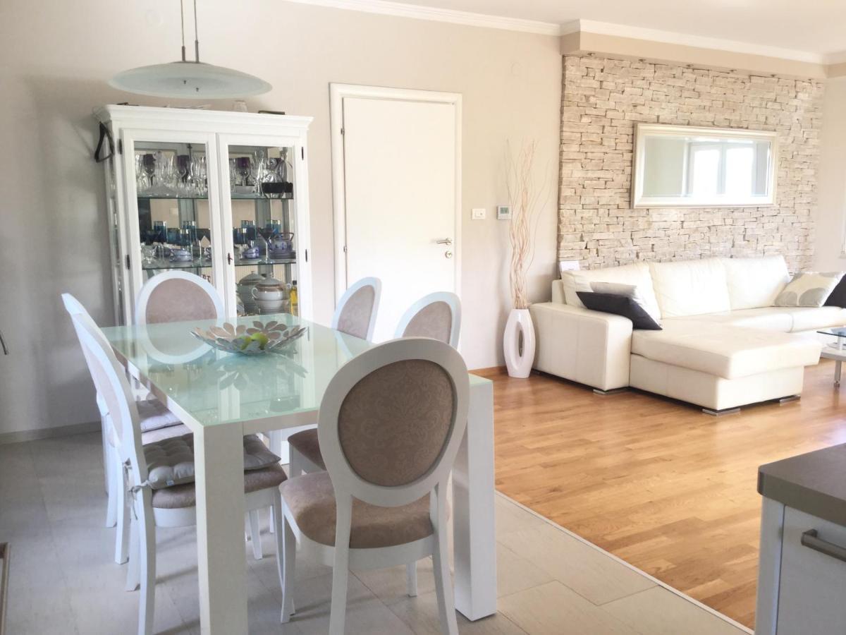 Holiday House Lilija Zadar Luaran gambar